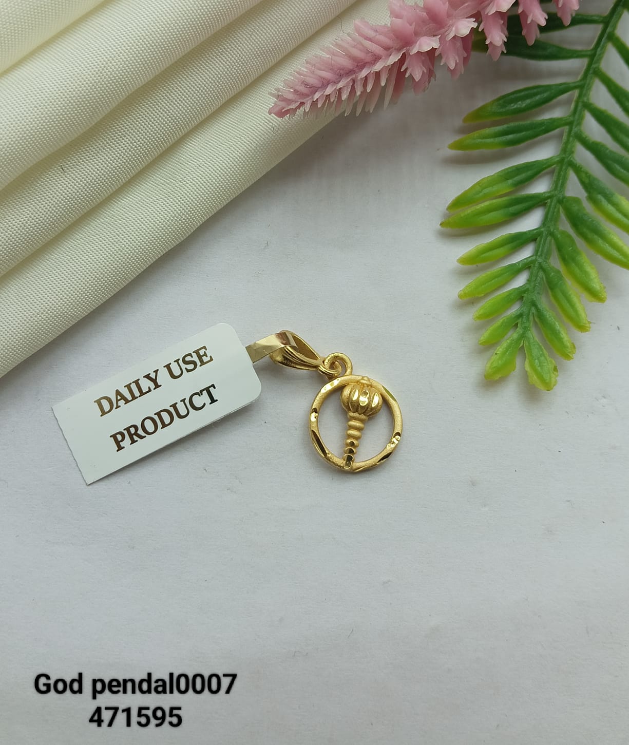 Saraswati Daily-Wear Gold Pendant