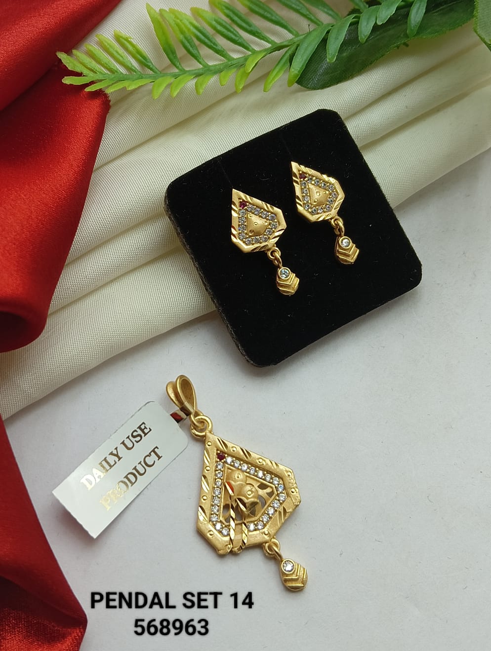 Khanda Daily-Wear Gold Pendant