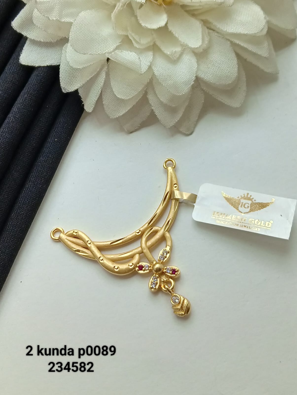 Star AD Buti Latkan Earrings