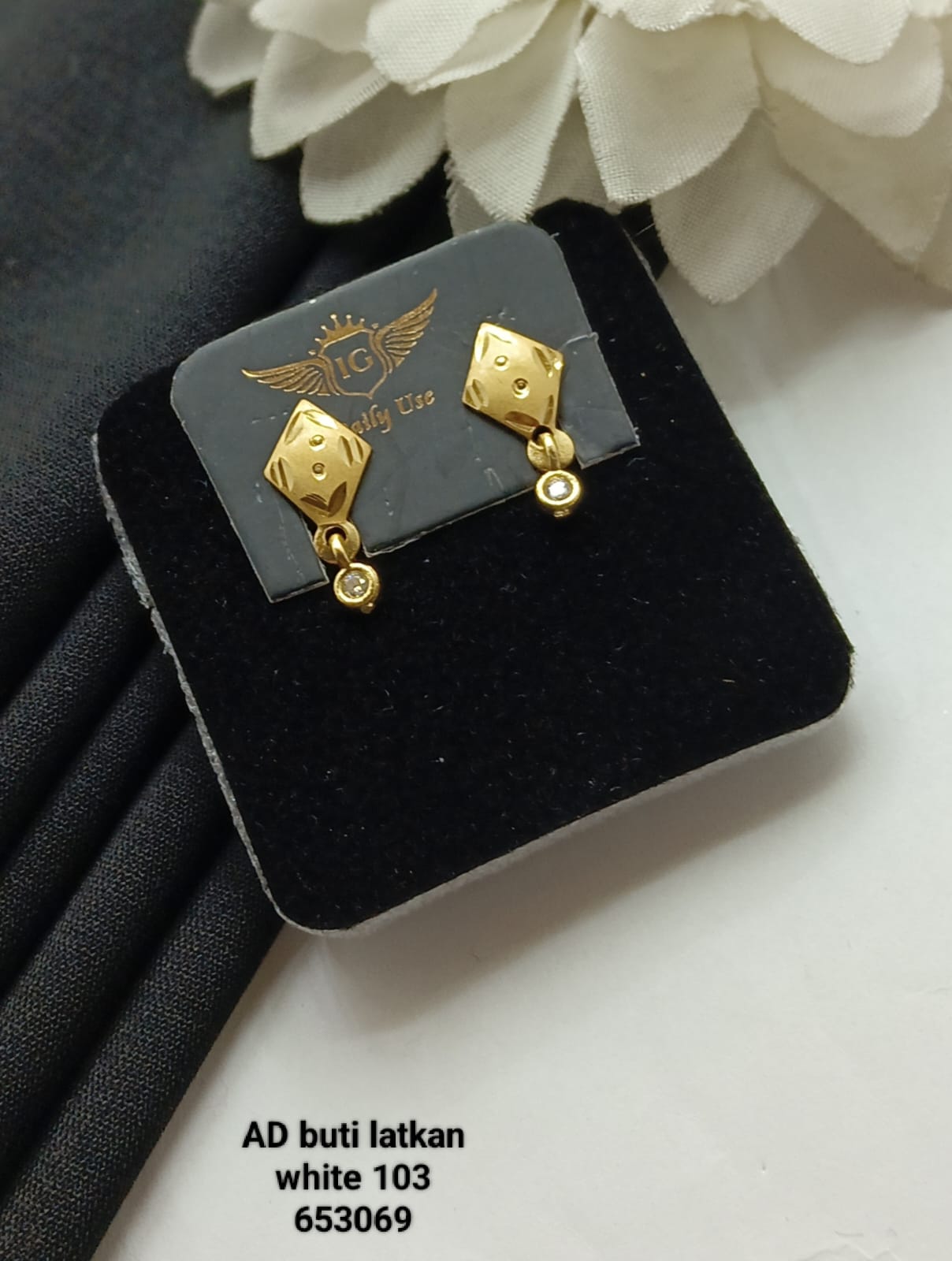 Aria AD Buti Latkan Earrings